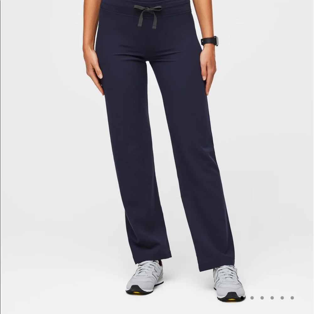 Figs Livingston Basic Scrub Pant in Navy